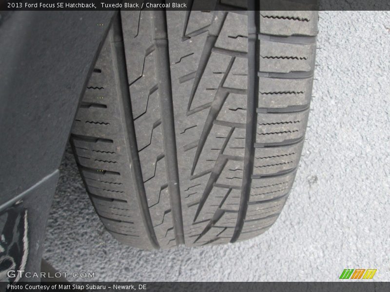 Tuxedo Black / Charcoal Black 2013 Ford Focus SE Hatchback
