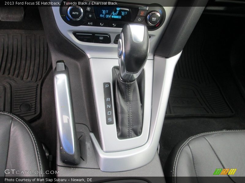 Tuxedo Black / Charcoal Black 2013 Ford Focus SE Hatchback