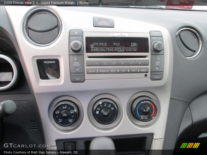 Liquid Platinum Metallic / Ebony 2009 Pontiac Vibe 2.4