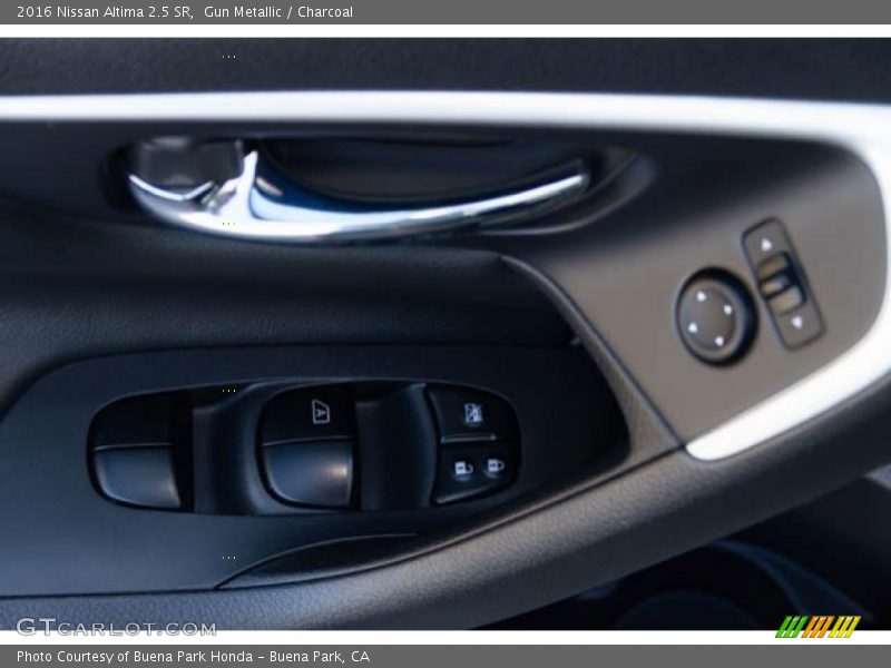Gun Metallic / Charcoal 2016 Nissan Altima 2.5 SR