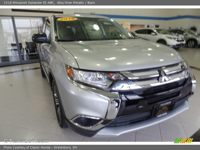 Alloy Silver Metallic / Black 2018 Mitsubishi Outlander ES AWC