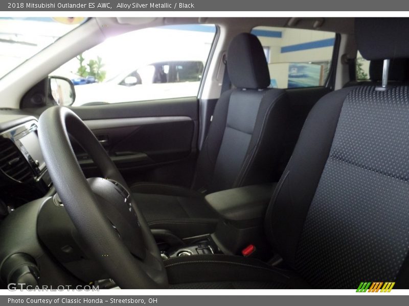 Alloy Silver Metallic / Black 2018 Mitsubishi Outlander ES AWC