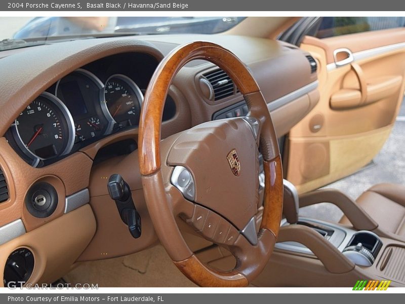Basalt Black / Havanna/Sand Beige 2004 Porsche Cayenne S