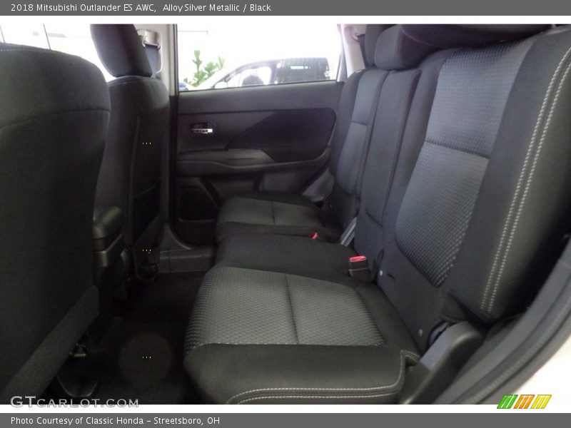 Alloy Silver Metallic / Black 2018 Mitsubishi Outlander ES AWC
