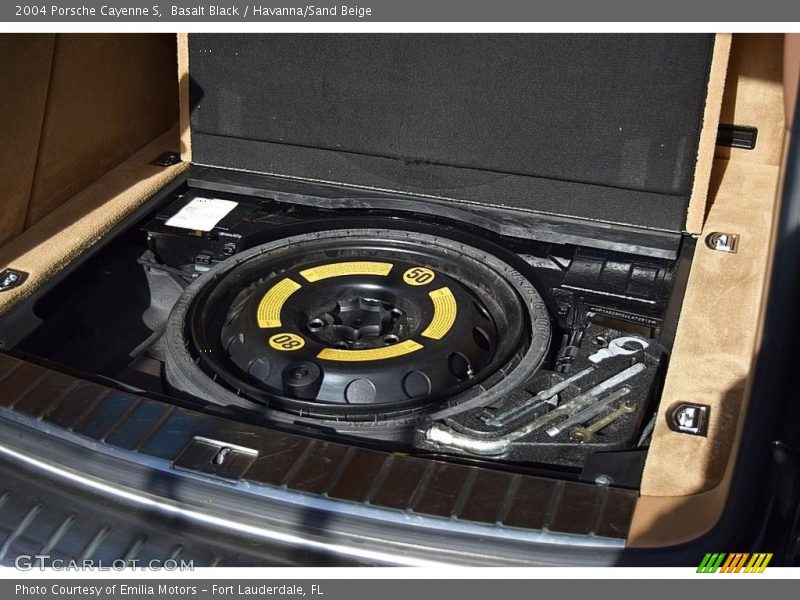 Basalt Black / Havanna/Sand Beige 2004 Porsche Cayenne S