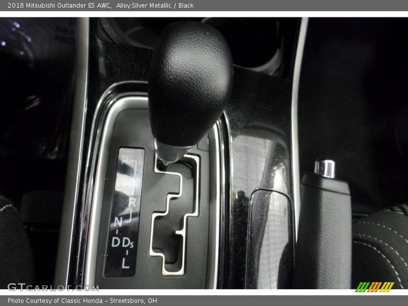 Alloy Silver Metallic / Black 2018 Mitsubishi Outlander ES AWC