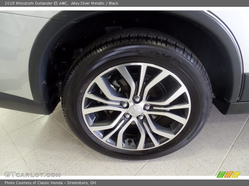 Alloy Silver Metallic / Black 2018 Mitsubishi Outlander ES AWC