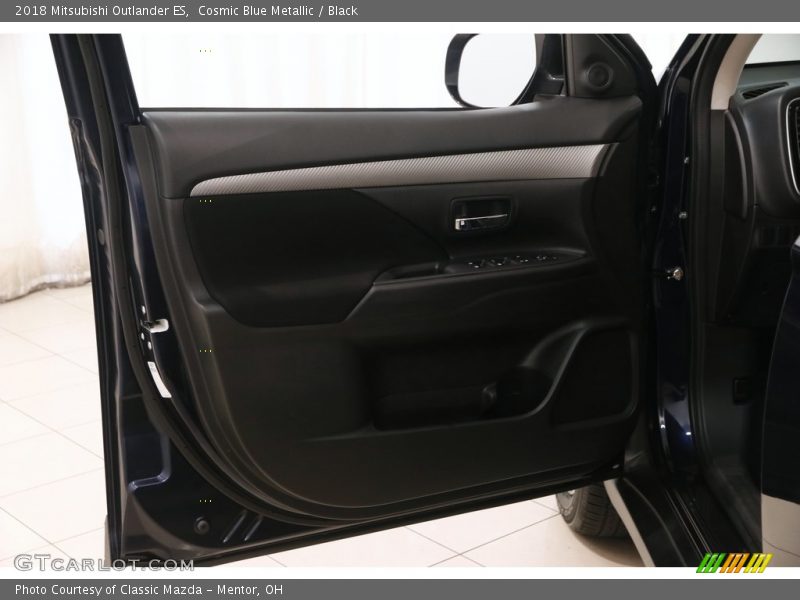 Cosmic Blue Metallic / Black 2018 Mitsubishi Outlander ES
