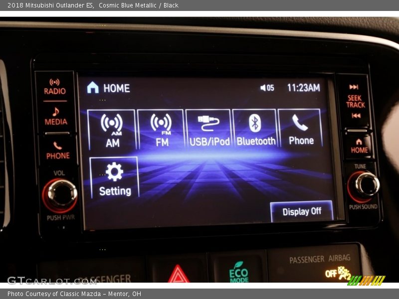 Cosmic Blue Metallic / Black 2018 Mitsubishi Outlander ES