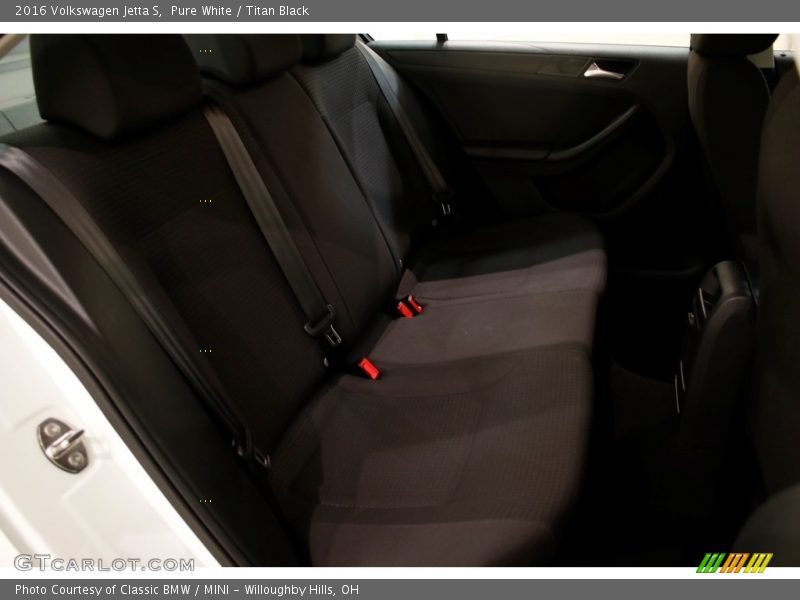 Pure White / Titan Black 2016 Volkswagen Jetta S