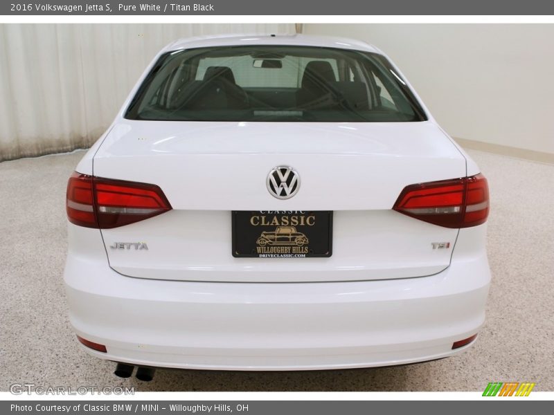 Pure White / Titan Black 2016 Volkswagen Jetta S