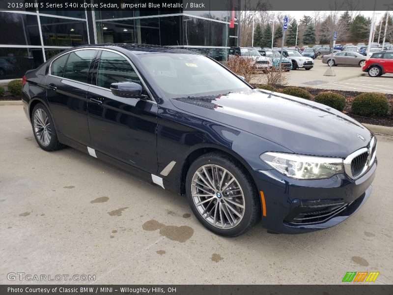 Front 3/4 View of 2019 5 Series 540i xDrive Sedan