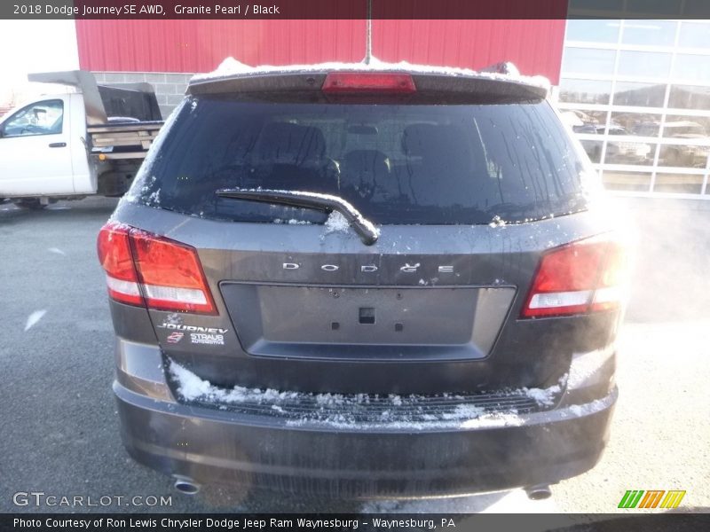 Granite Pearl / Black 2018 Dodge Journey SE AWD