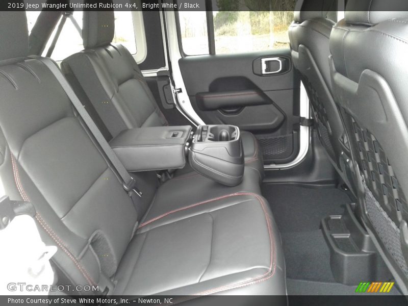 Bright White / Black 2019 Jeep Wrangler Unlimited Rubicon 4x4