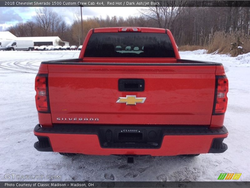 Red Hot / Dark Ash/Jet Black 2018 Chevrolet Silverado 1500 Custom Crew Cab 4x4
