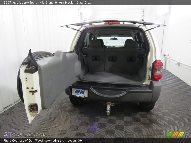 Stone White / Medium Slate Gray 2007 Jeep Liberty Sport 4x4