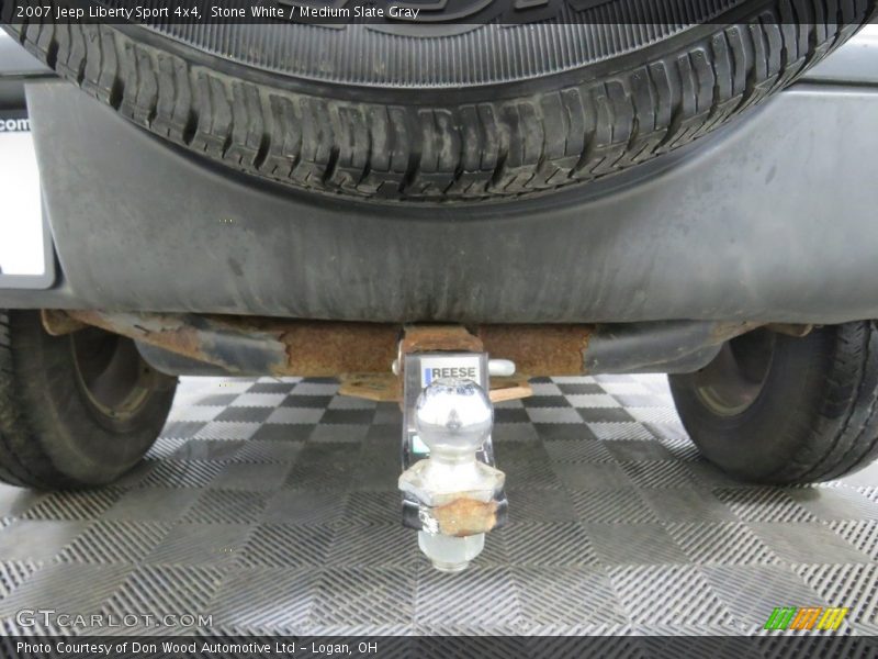 Stone White / Medium Slate Gray 2007 Jeep Liberty Sport 4x4