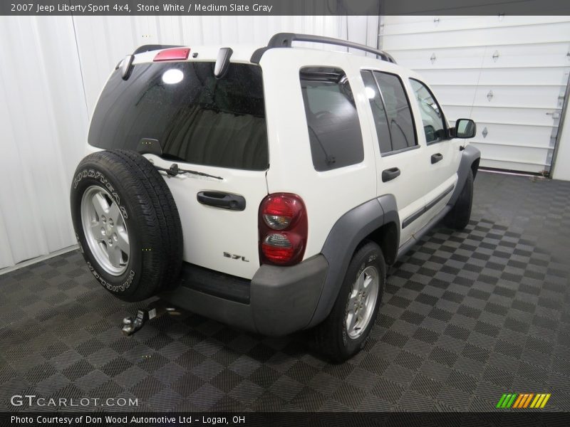 Stone White / Medium Slate Gray 2007 Jeep Liberty Sport 4x4