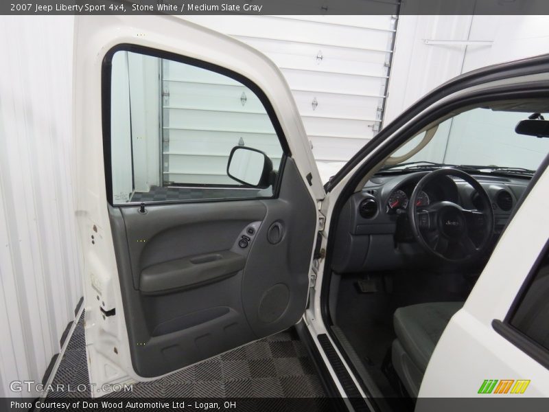 Stone White / Medium Slate Gray 2007 Jeep Liberty Sport 4x4