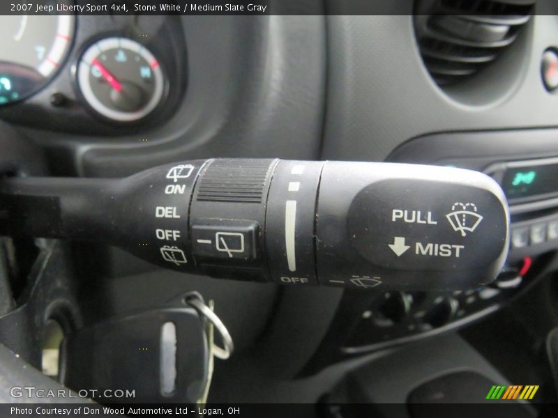 Stone White / Medium Slate Gray 2007 Jeep Liberty Sport 4x4