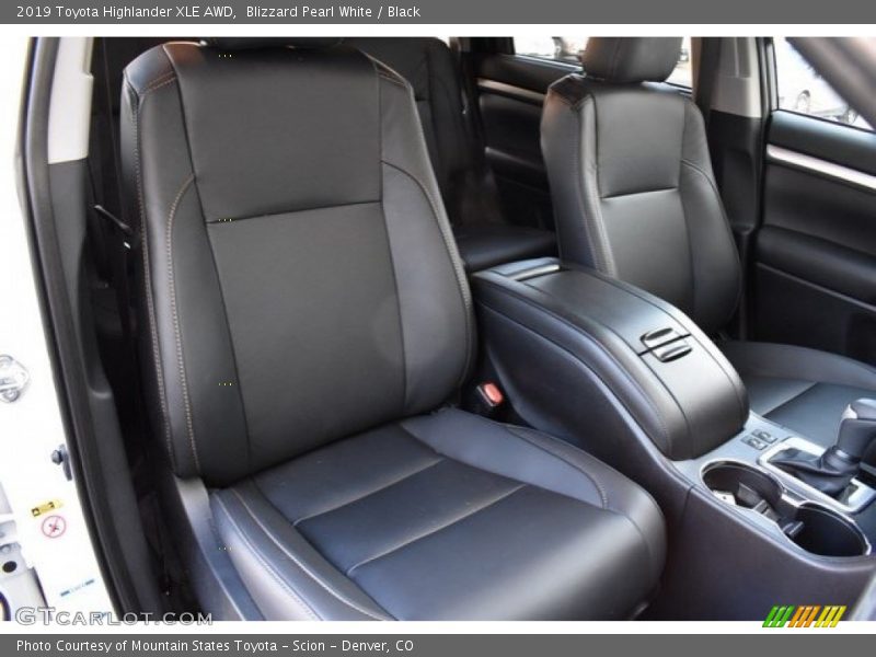 Blizzard Pearl White / Black 2019 Toyota Highlander XLE AWD