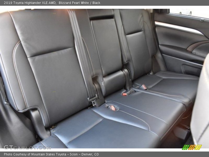 Blizzard Pearl White / Black 2019 Toyota Highlander XLE AWD