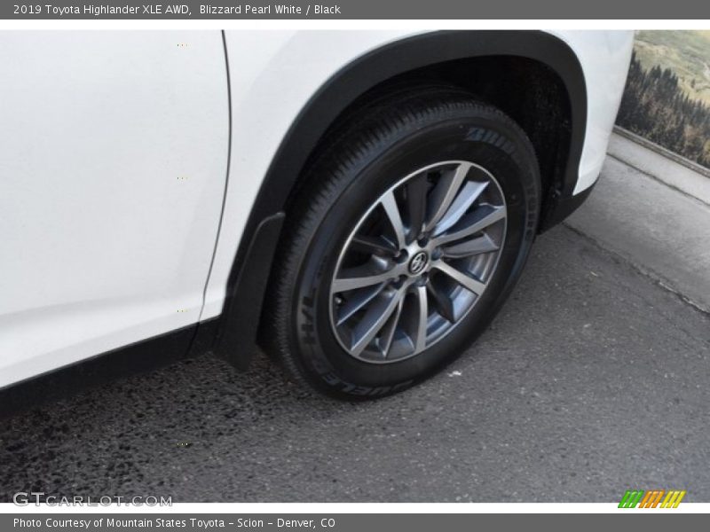 Blizzard Pearl White / Black 2019 Toyota Highlander XLE AWD