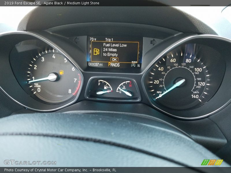 Agate Black / Medium Light Stone 2019 Ford Escape SE