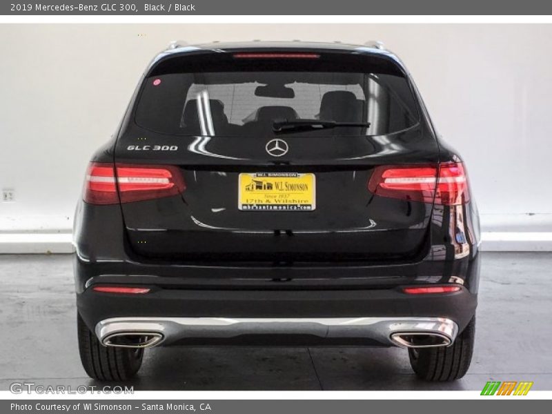 Black / Black 2019 Mercedes-Benz GLC 300