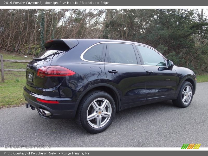 Moonlight Blue Metallic / Black/Luxor Beige 2016 Porsche Cayenne S