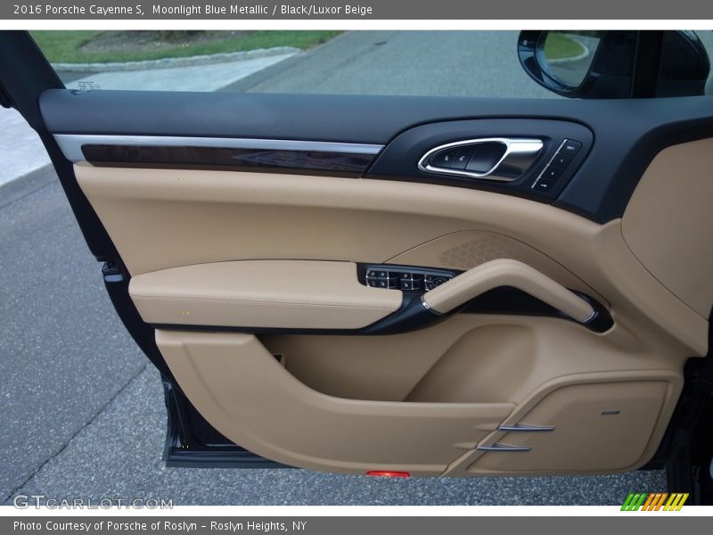 Door Panel of 2016 Cayenne S