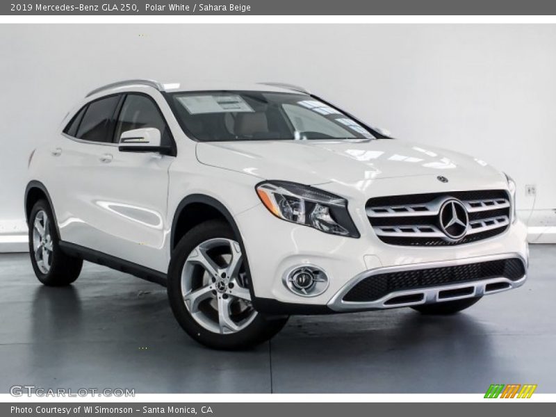 Polar White / Sahara Beige 2019 Mercedes-Benz GLA 250