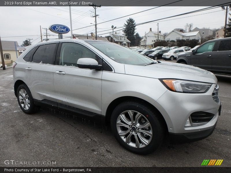 Front 3/4 View of 2019 Edge Titanium AWD