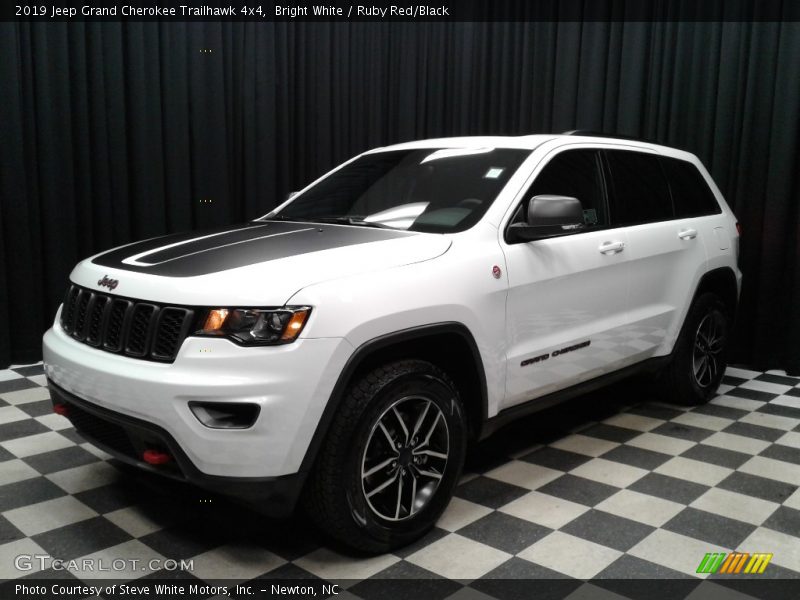 Bright White / Ruby Red/Black 2019 Jeep Grand Cherokee Trailhawk 4x4