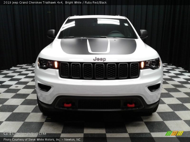 Bright White / Ruby Red/Black 2019 Jeep Grand Cherokee Trailhawk 4x4