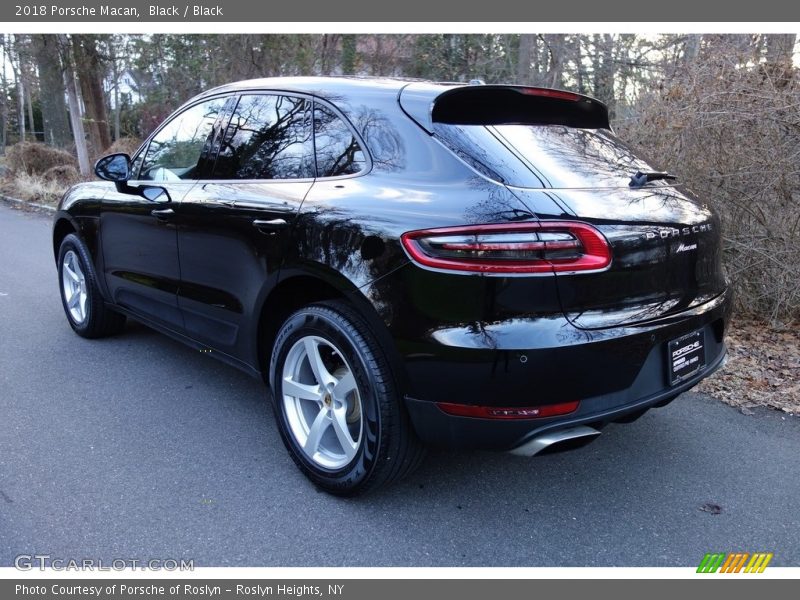 Black / Black 2018 Porsche Macan