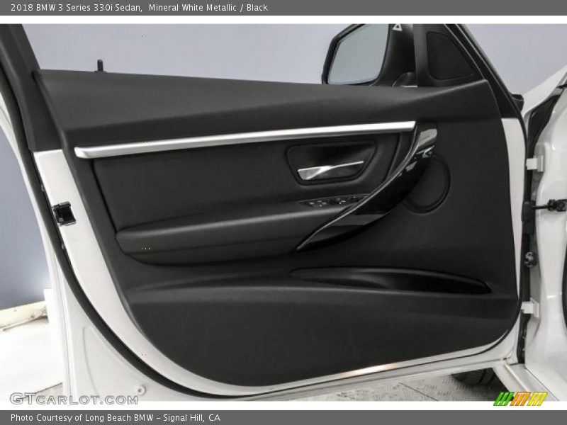 Mineral White Metallic / Black 2018 BMW 3 Series 330i Sedan