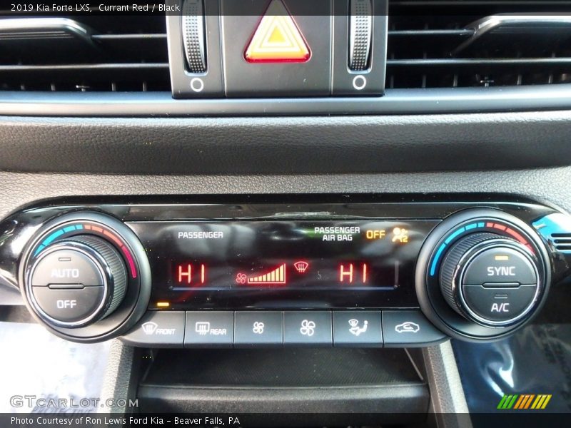 Controls of 2019 Forte LXS