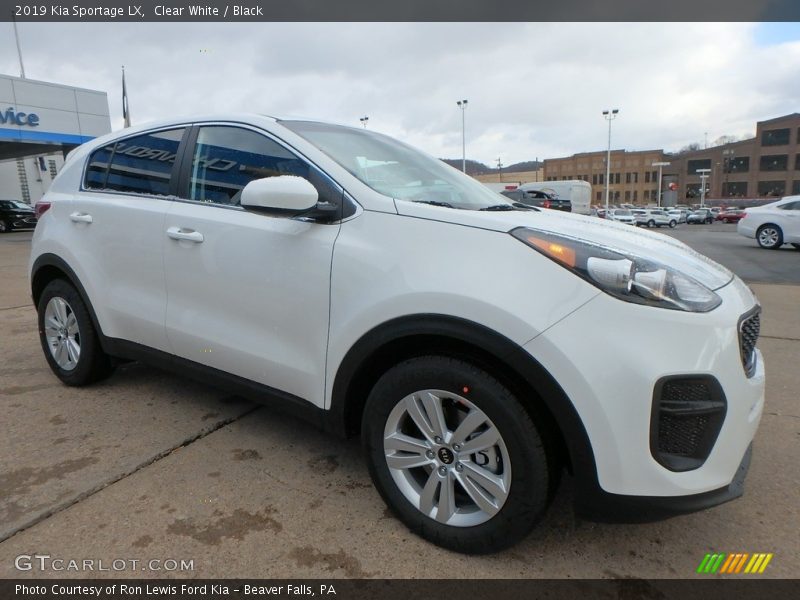 Front 3/4 View of 2019 Sportage LX