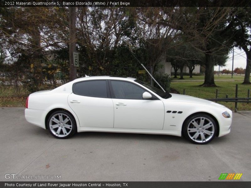 Bianco Eldorado (White) / Pearl Beige 2012 Maserati Quattroporte S