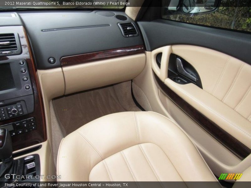 Bianco Eldorado (White) / Pearl Beige 2012 Maserati Quattroporte S