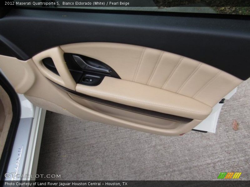 Bianco Eldorado (White) / Pearl Beige 2012 Maserati Quattroporte S