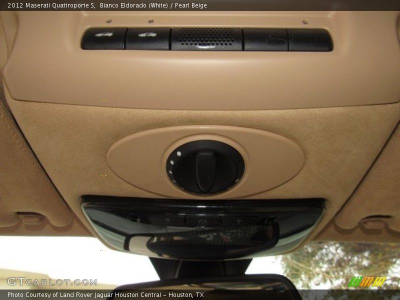 Bianco Eldorado (White) / Pearl Beige 2012 Maserati Quattroporte S