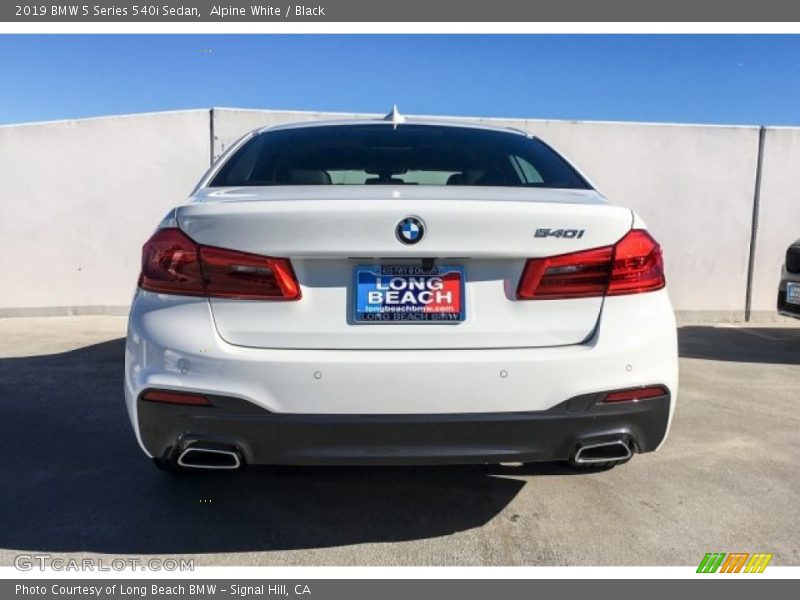 Alpine White / Black 2019 BMW 5 Series 540i Sedan