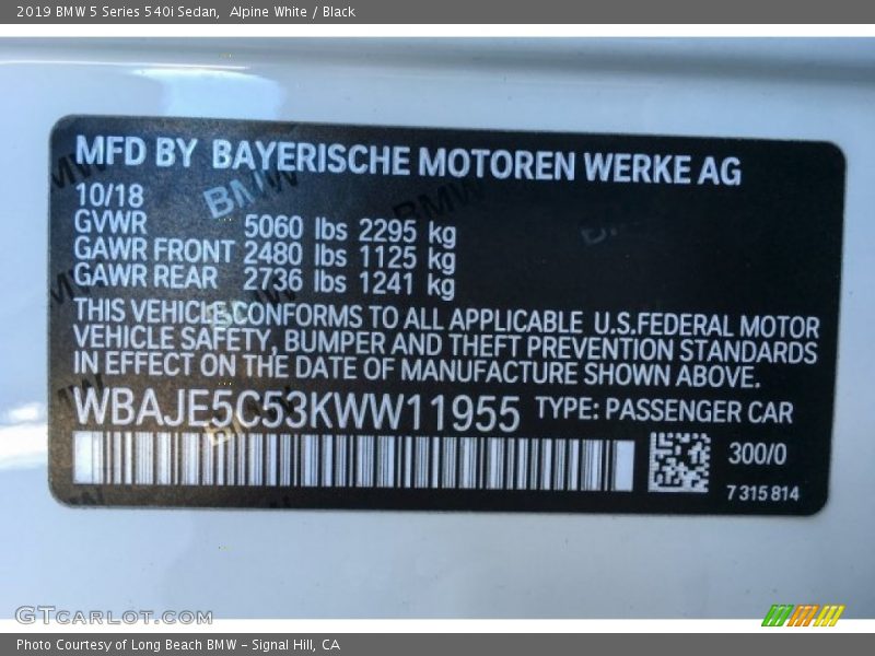 Alpine White / Black 2019 BMW 5 Series 540i Sedan