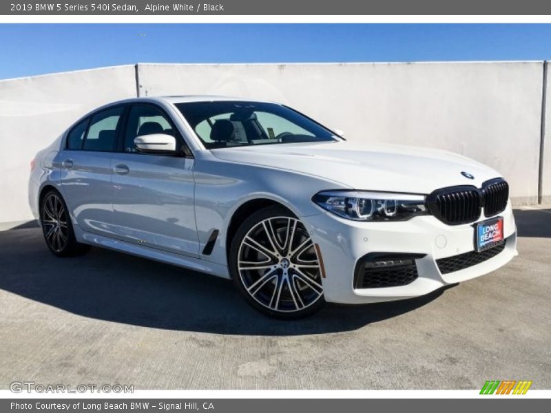 Alpine White / Black 2019 BMW 5 Series 540i Sedan