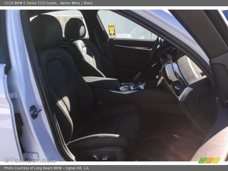 Alpine White / Black 2019 BMW 5 Series 530i Sedan