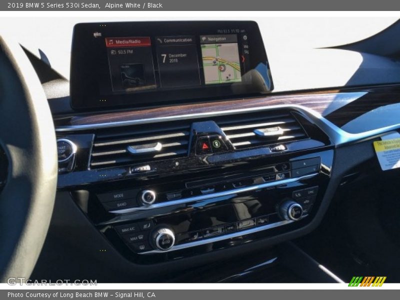 Alpine White / Black 2019 BMW 5 Series 530i Sedan