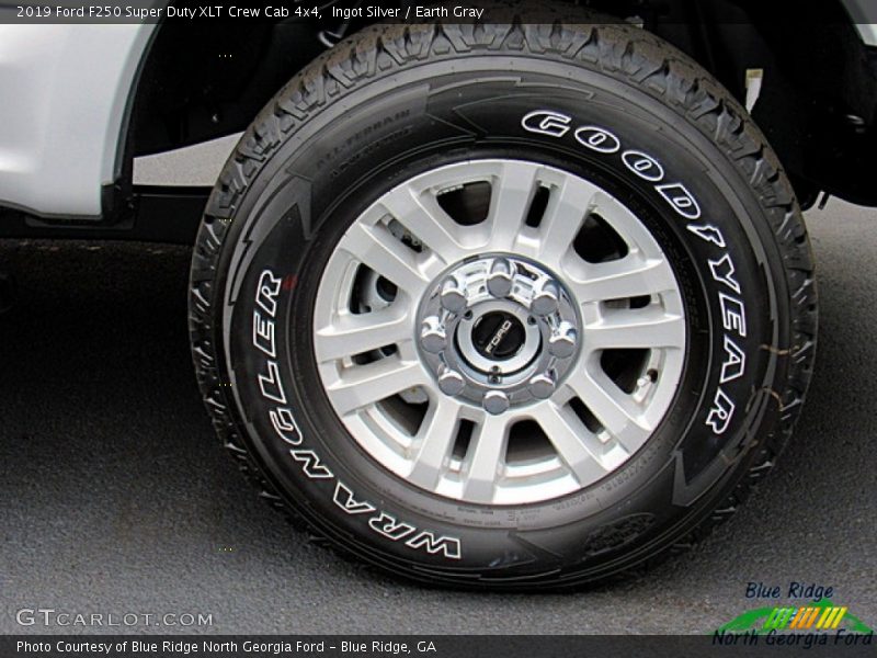 Ingot Silver / Earth Gray 2019 Ford F250 Super Duty XLT Crew Cab 4x4