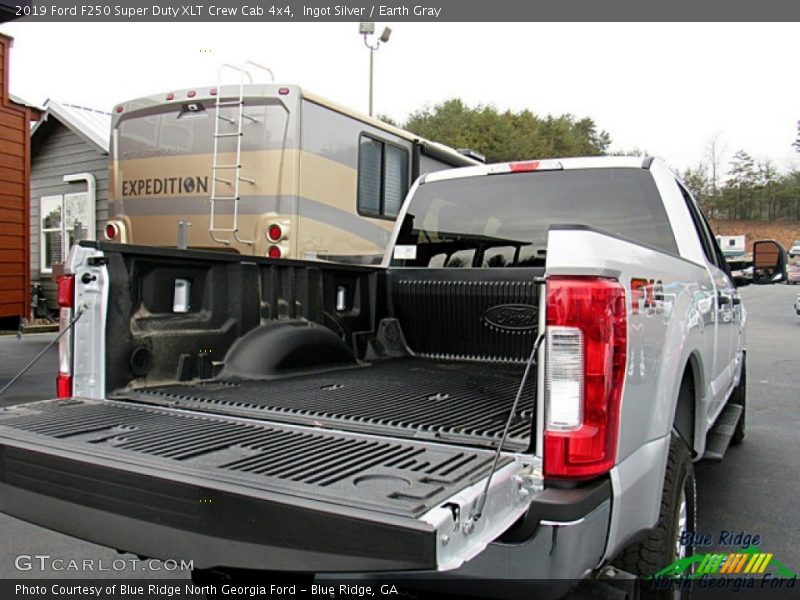 Ingot Silver / Earth Gray 2019 Ford F250 Super Duty XLT Crew Cab 4x4